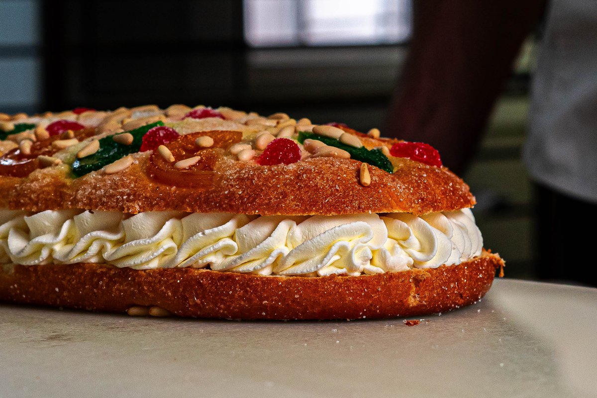 Coca de brioche rellena con nata, trufa o crema quemada - Imagen 3